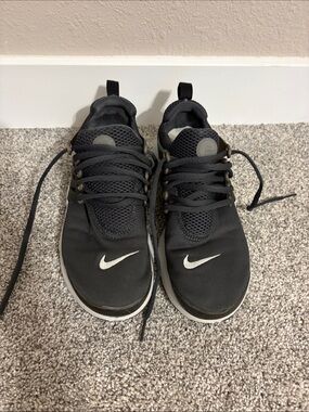 Nike Air Presto Black and grey Youth Lightweight Running Sneakers